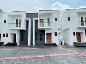 3bdrm Duplex in Thomas Estate for sale