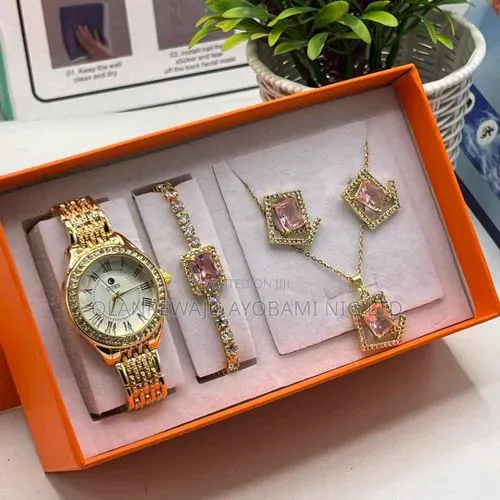 Forecast Complete Set Gold Wristwatch