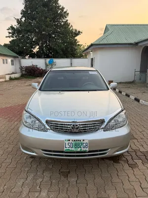 Toyota Camry LE 4dr Sedan (2.4L 4cyl 5A) 2005 Silver
