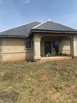 3bdrm Block of Flats in Ilesa for sale