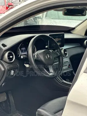 Mercedes-Benz C300 2016 Silver