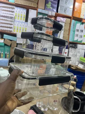 4 in One Storage Containers Are Available for Your Food Storage