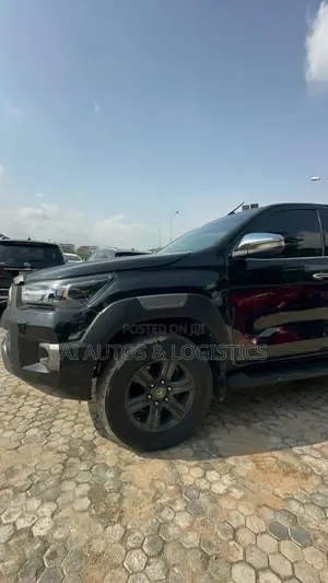Toyota Hilux 2023 Black