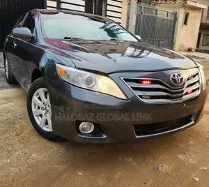 Toyota Camry XLE 4dr Sedan (2.4 4cyl 5A) 2008 Gray
