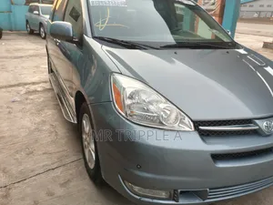 Toyota Sienna 2005 Blue