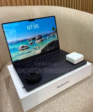 Laptop Apple MacBook Pro 2024 M4 16GB Apple M4 Pro SSD 512GB