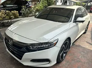 Honda Accord Sport (2.0L 4cyl Turbo 10A) 2019 White