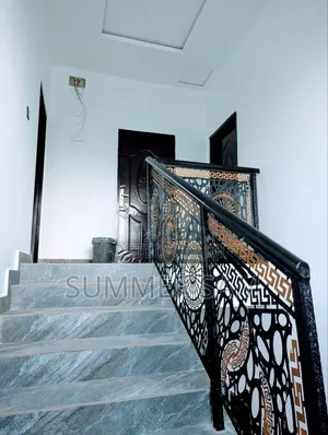 4bdrm Duplex in Shelter Extension, for rent