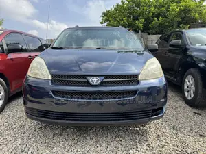Toyota Sienna 2005 Blue