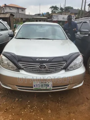 Toyota Camry LE 4dr Sedan (2.4L 4cyl 4A) 2004 Silver