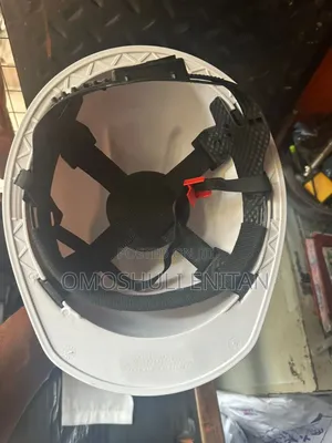Safety Helmet With Adjustable Straps For Sale