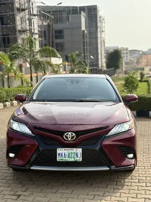 Toyota Camry 2018 Red