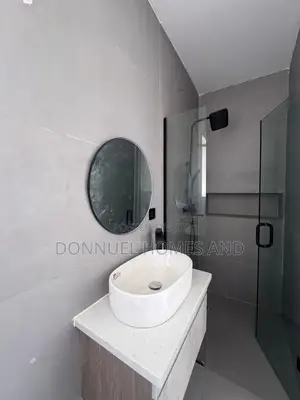 2bdrm Block of Flats in Lekki Phase 1 for rent