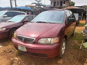 Honda Shuttle 2.3 2000 Red
