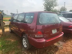 Honda Shuttle 2.3 2000 Red