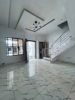3bdrm Townhouse / Terrace in Ikota for rent