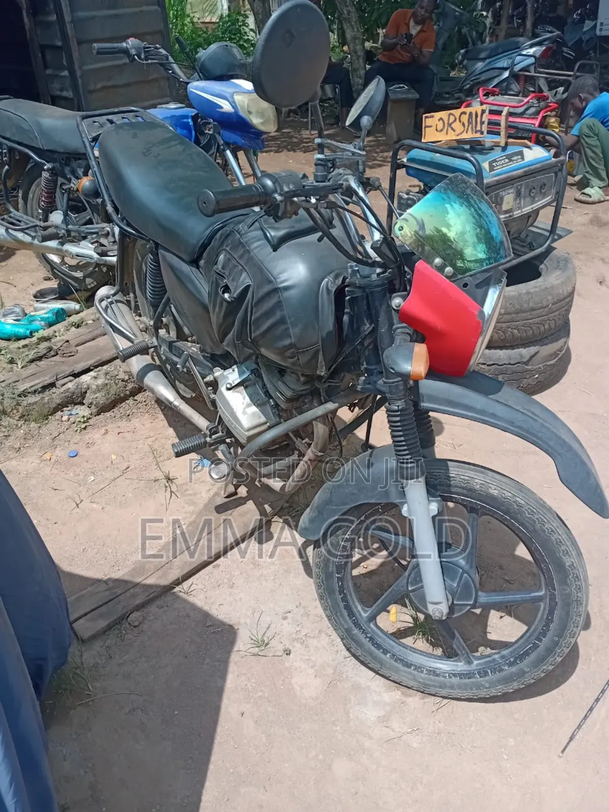 Honda CB 2016 Red