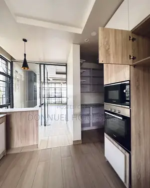 4bdrm Townhouse / Terrace in Lekki Phase 1 for rent