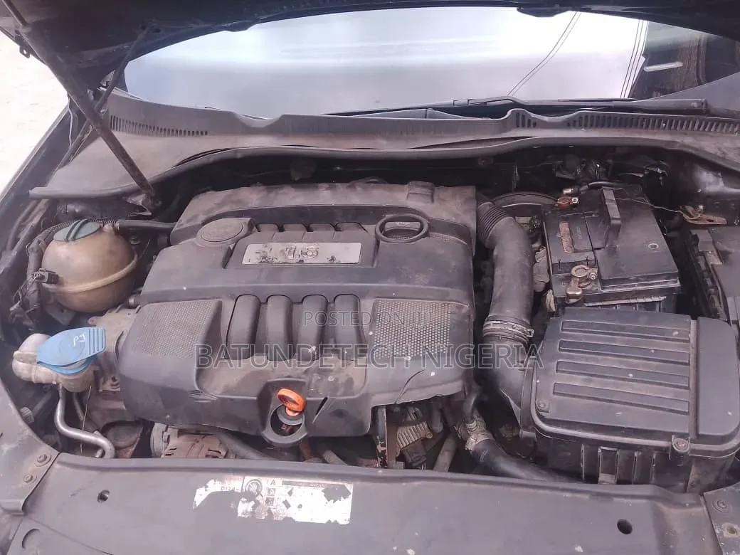 Volkswagen Golf 2005 Blue