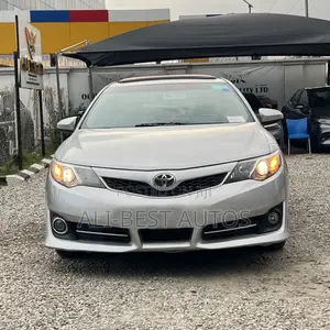Toyota Camry SE 4dr Sedan (2.5L 4cyl 6A) 2012 Silver