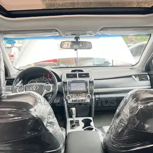 Toyota Camry SE 4dr Sedan (2.5L 4cyl 6A) 2012 Silver