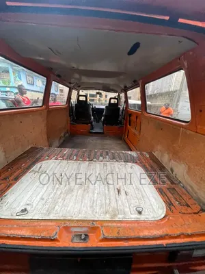 Volkswagen Transporter 2003 Orange