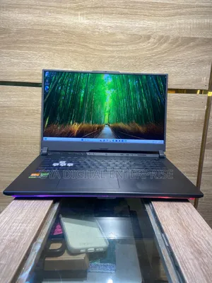 Laptop Asus ROG Strix G17 16GB AMD Ryzen 9 SSD 1T