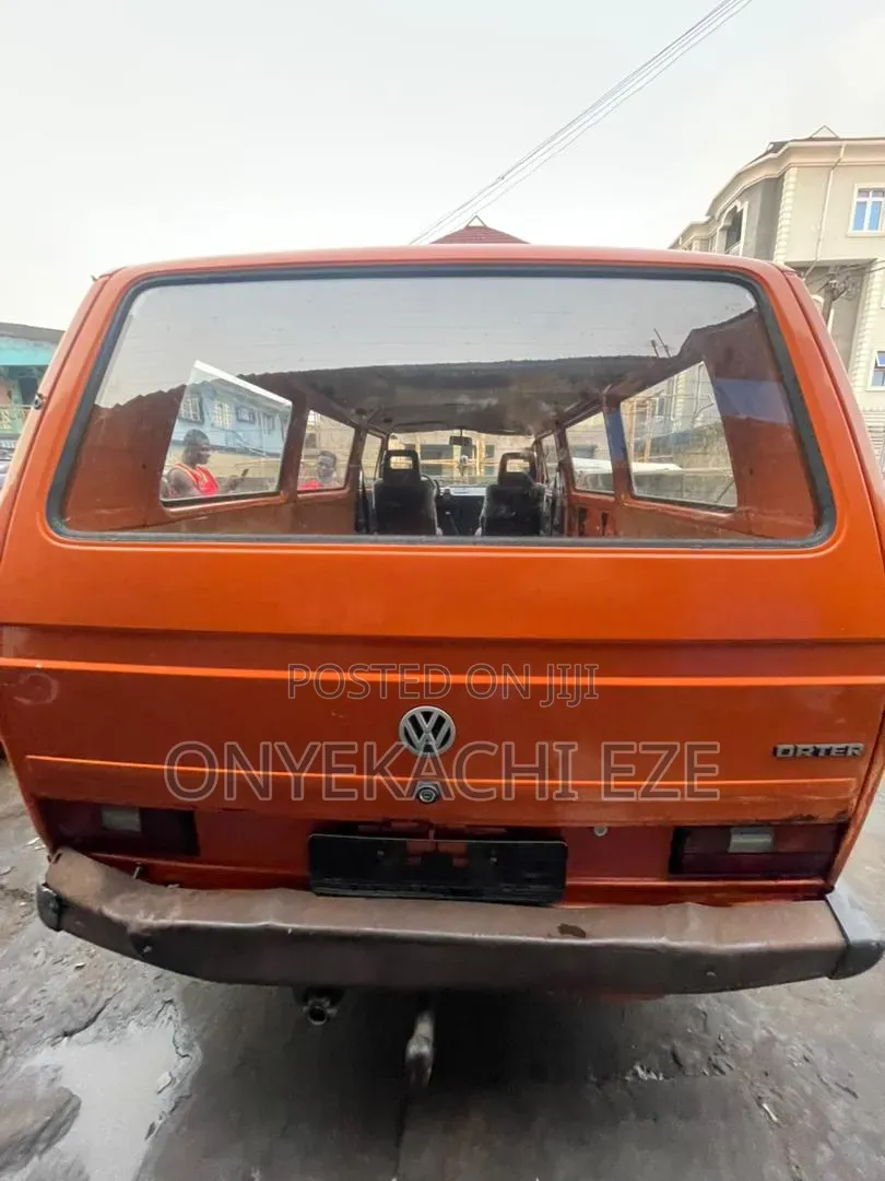 Volkswagen Transporter 2003 Orange