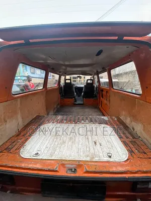 Volkswagen Transporter 2003 Orange