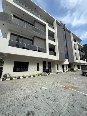 3bdrm Apartment in Lekki Phase 1 for rent