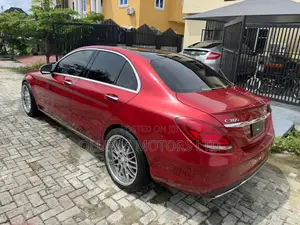 Mercedes-Benz C300 2017 Red