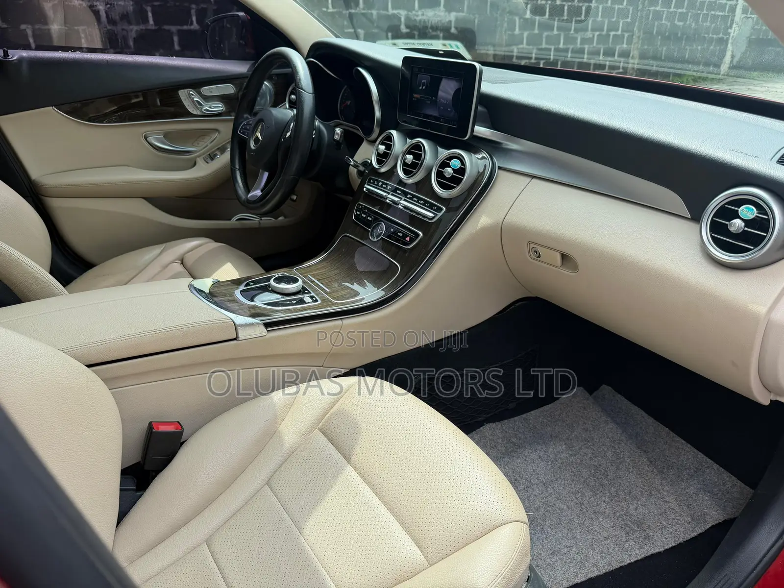 Mercedes-Benz C300 2017 Red