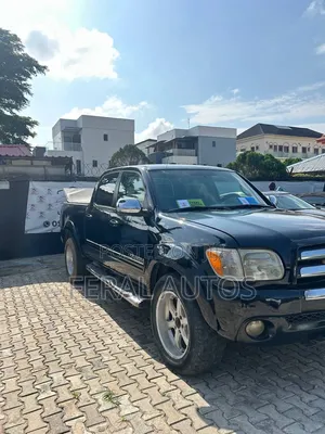 Toyota Tundra 2011 Black