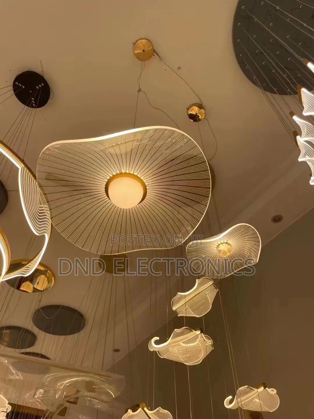 Modern Led Acrylic Leaf Cloud Cluster Chandelier Gold Center Staircase