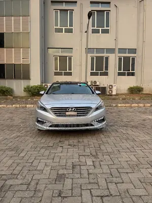 Hyundai Sonata Base Sedan FWD (2.4L 4cyl 6A) 2016 Silver