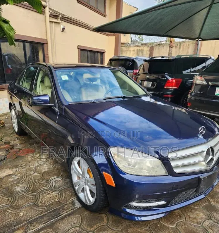 Mercedes-Benz C300 2010 Blue