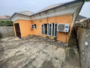Furnished 3bdrm Apartment in Alimosho for sale