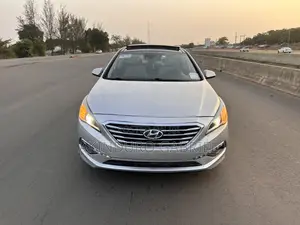 Hyundai Sonata Limited Sedan FWD (2.4L 4cyl 6A) 2016 Silver