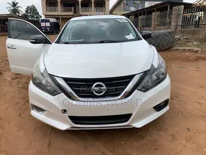 Nissan Altima 2.5 SL 2017 White