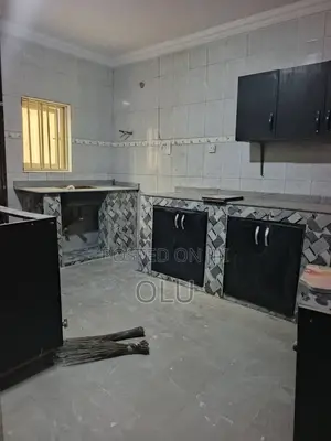 2bdrm Block of Flats in Alawaye Estate, Berger for rent