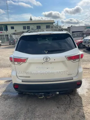 Toyota Highlander XLE 4dr SUV (3.5L 6cyl 6A) 2015 White