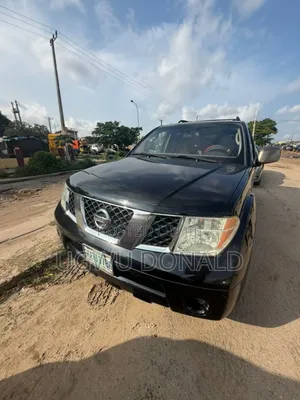 Nissan Pathfinder 2010 Black