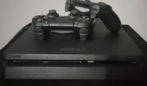 Playstation 4slim(Hacked With 5games and 2 Pads)