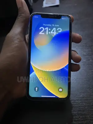 Apple iPhone 11 64 GB Gold