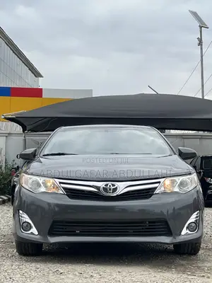 Toyota Camry XLE V6 4dr Sedan (3.5L 6cyl 6A) 2013 Gray