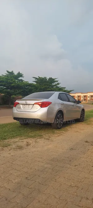Toyota Corolla 2018 Silver