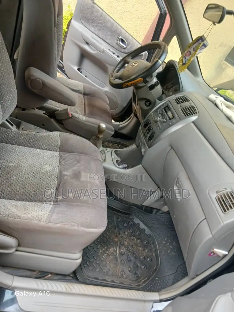 Mazda Premacy 2002 Black