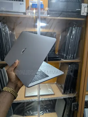Laptop Apple MacBook Pro 2017 8GB Intel Core i5 SSD 256GB
