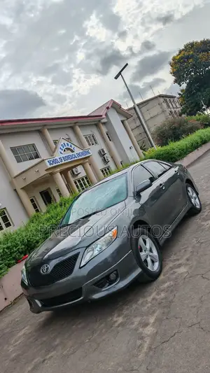Toyota Camry 2010 Gray