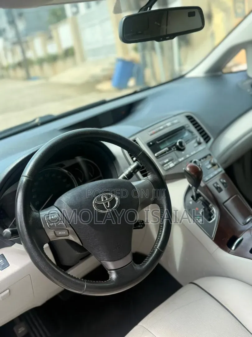 Toyota Avanza 2010 Silver